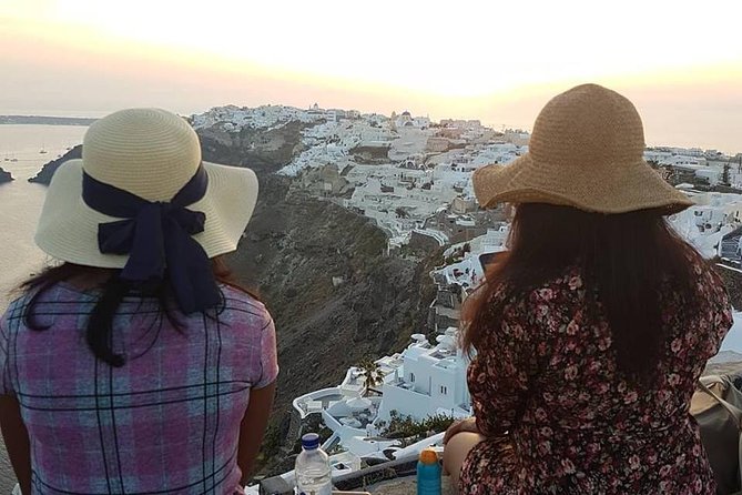 Santorini Round Tour - Red Beach photos and Black Beach time: the color-contrast payoff
