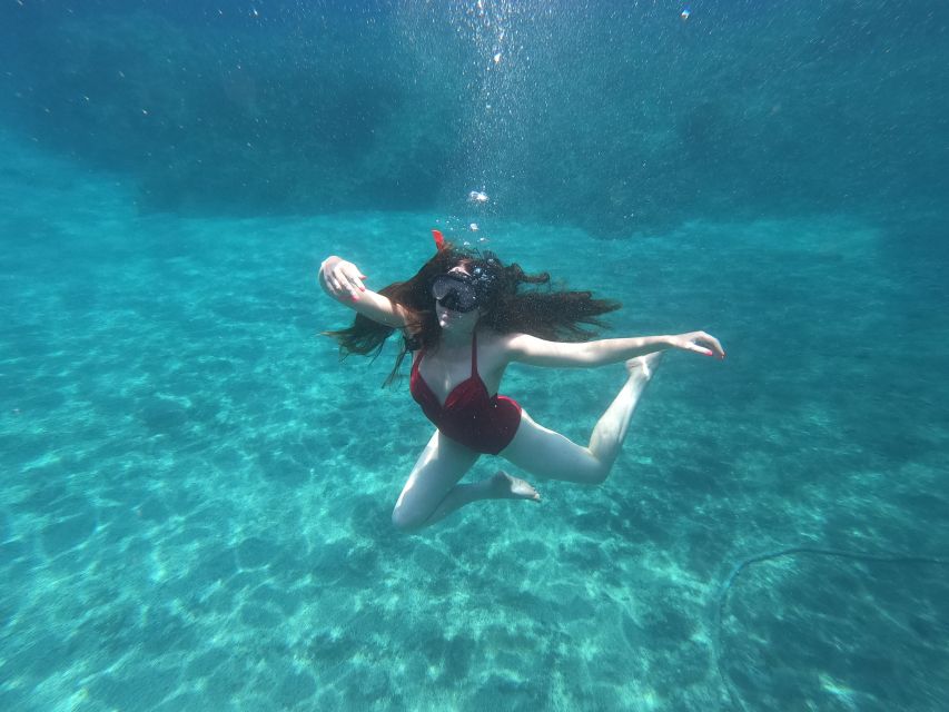 Santorini: Sea Caves Kayak Trip with Snorkeling and Picnic - Getting to the Start: Pickup Timing and What the First Hour Feels Like