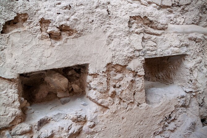 Santorini: Ticket for Akrotiri Archaeological Site - Self-guided learning vs. getting more from your visit