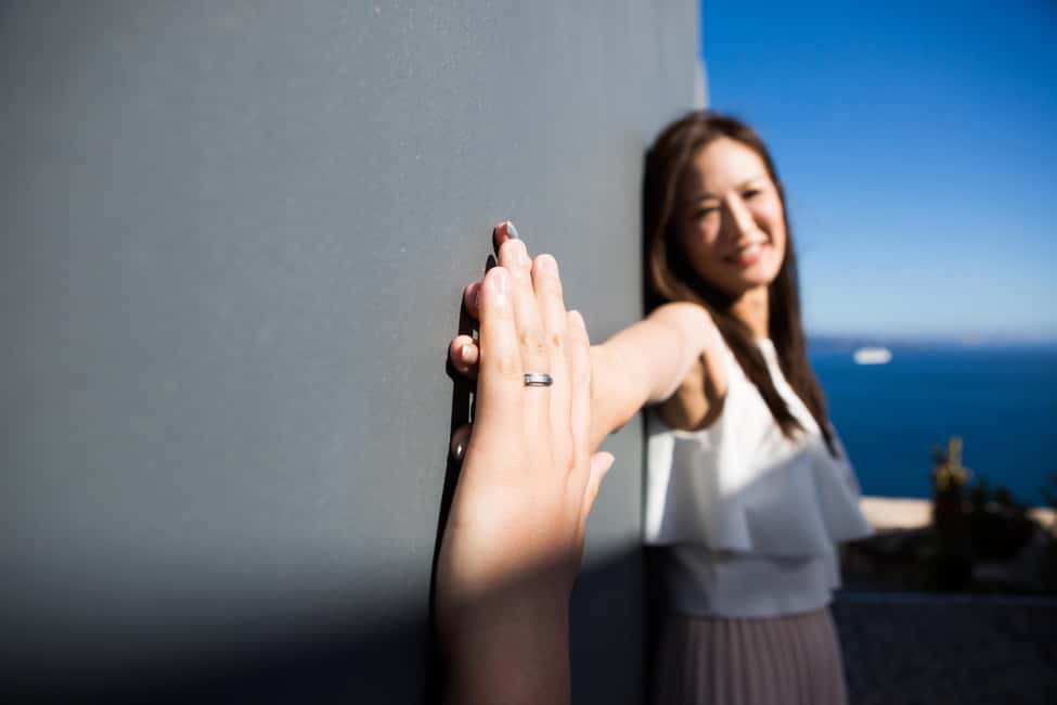 Santorini Unfiltered: Luxury Photoshoot with a Photographer - Editing and delivery: why the “edited photos included” line matters