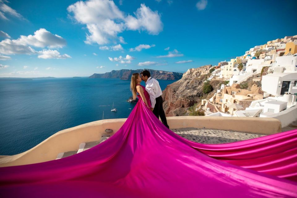 Santorini: Unique Flying Dress Photoshoot Experience - Skip the chaos: why “easy access” matters for Santorini photos