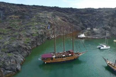 Santorini: Volcanic Sunset Cruise with Dinner - Caique comfort and what the boat experience really feels like