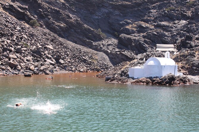 Santorini - Volcano and Hot springs - Finding Dakoutros Bros at Fira Old Port (and Boarding Without Stress)