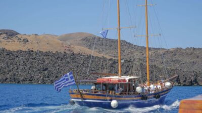 Santorini Volcano, Hot Springs Adventure - Nea Kameni Crater Stop: What the Hike Gives You (and How It Feels)