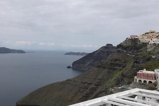 Santorini: Walking Tour of Fira - Fira’s white cobblestones: Gold Street and the Venetian feel