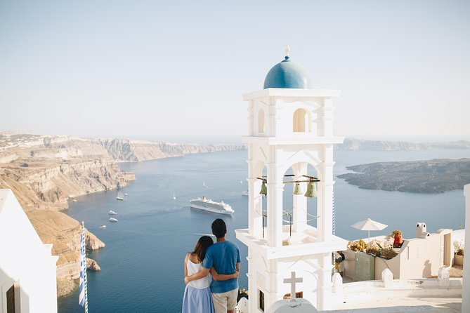 Santorini Walking Tour with a Personal Photographer - Price and value: who benefits most from paying per group