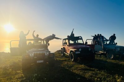 Santorini Wrangler Jeep Afternoon Convoy Tour - Meeting point and pickup timing that shifts with sunset