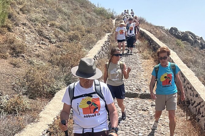 Santorini's Famous Fira to Oia Hike: A Private tour Adventure - The private format: pickup, guide, and a pace you can actually enjoy