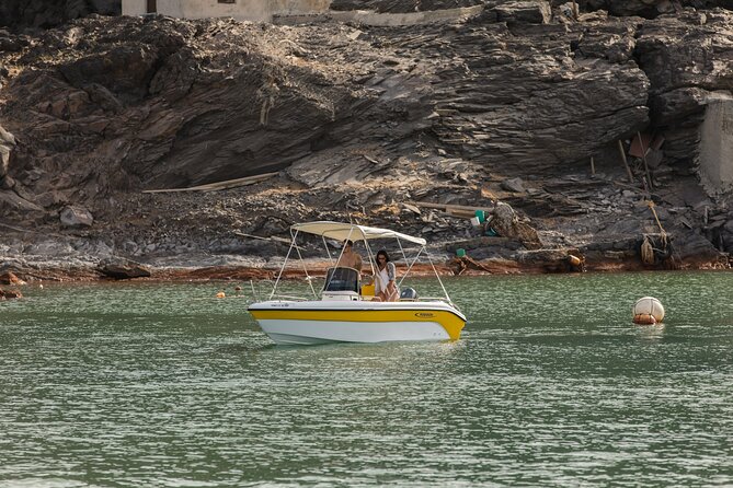 Self-Drive License-Free Boat Rental in Santorini from Vlichada - Why a Vlichada Self-Drive Boat Feels Like Santorini’s Real Vacation