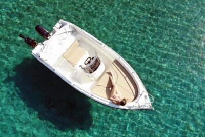 Self-Drive License-Free Boat Rental in Santorini from Vlichada - Picking the 9am–2pm Day Trip or the 3pm–8pm Sunset Cruise