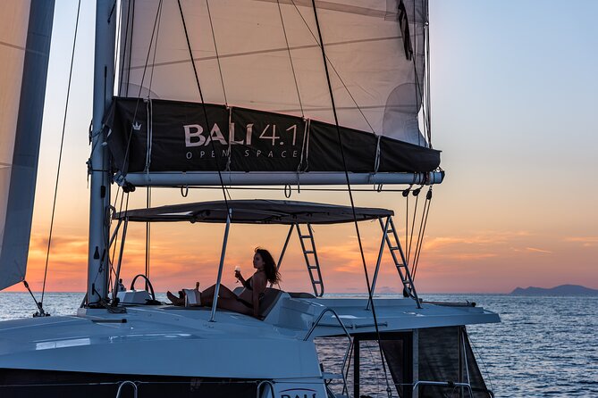 Shared Catamaran Half Day Cruise in Santorini - Onboard Experience: Crew, Cleanliness, and Food That Doesn’t Feel Like an Afterthought
