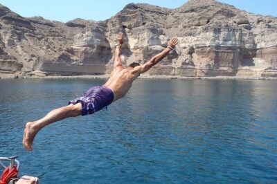 Sunset Caldera Sailing Cruise - Vlychada marina to the first viewpoint: a smooth start