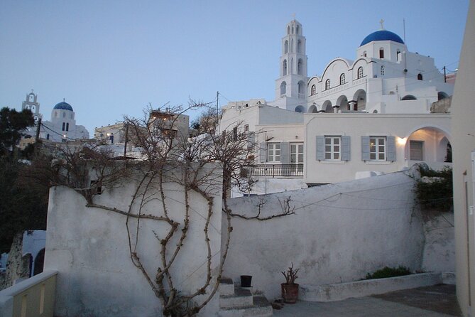 Top Sights of Santorini with Wine Tasting and Sunset in Oia - Coach comfort on Santorini roads: tight turns, good pacing, real logistics