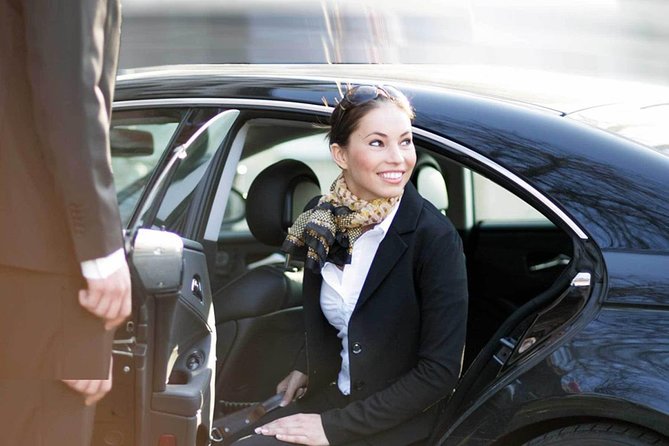 VIP Limo Transfers From & To Santorini Airport - Private limo-style transfer in Santorini: what you really get